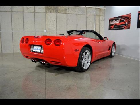 Used 1999 Chevrolet Corvette Convertible w/ Performance Handling Pkg RWD image 7