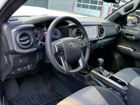 Used 2023 Toyota Tacoma TRD Sport w/ Technology Package image 17
