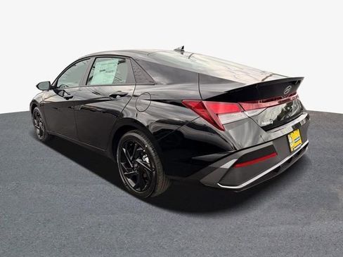 New 2026 Hyundai Elantra Sport FWD image 4