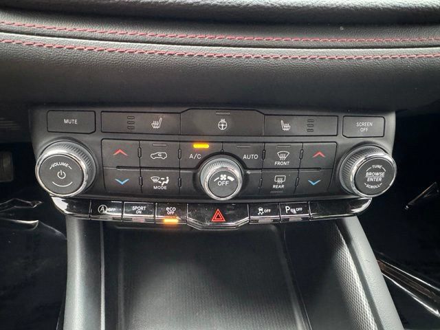 Used 2023 Dodge Durango GT w/ Blacktop Package AWD/4WD image 19