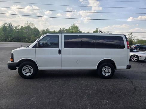 Used 2012 Chevrolet Express 3500 RWD image 4