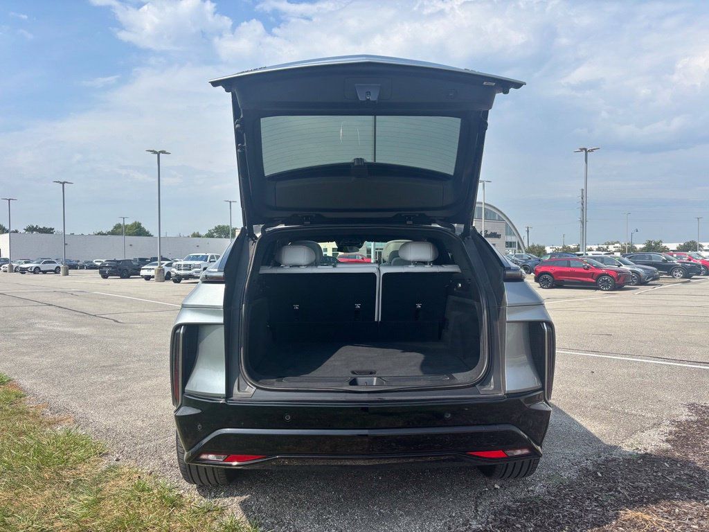 Certified 2024 Cadillac Lyriq Luxury AWD/4WD image 14