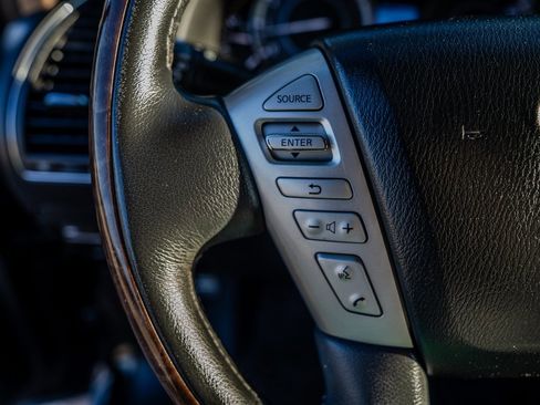 Used 2017 INFINITI QX80 2WD w/ Driver Assistance Package image 16