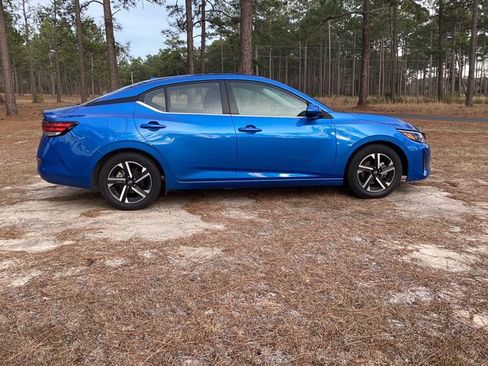 Used 2024 Nissan Sentra SV image 6