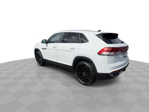 Used 2024 Volkswagen Atlas Cross Sport SE w/ Panoramic Sunroof Package FWD image 6