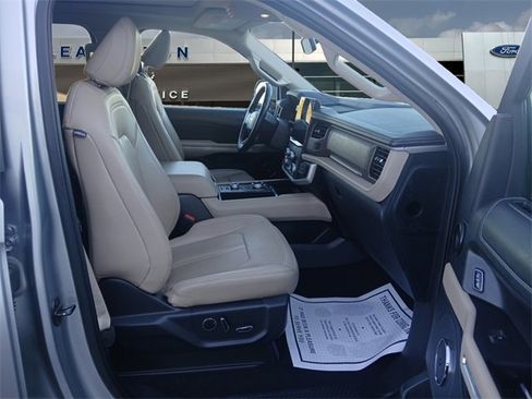 Used 2023 Ford Expedition Limited image 15