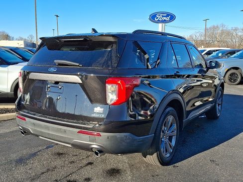 Certified 2022 Ford Explorer XLT w/ Equipment Group 202A image 6