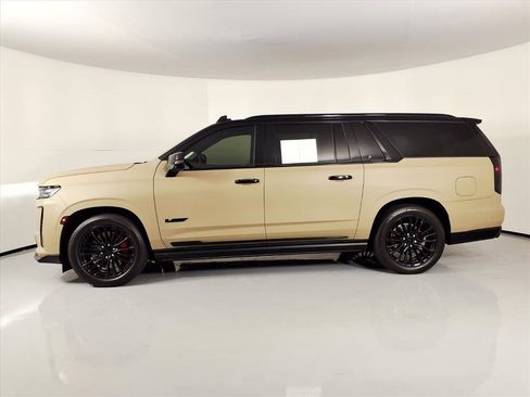 Used 2023 Cadillac Escalade ESV V image 24