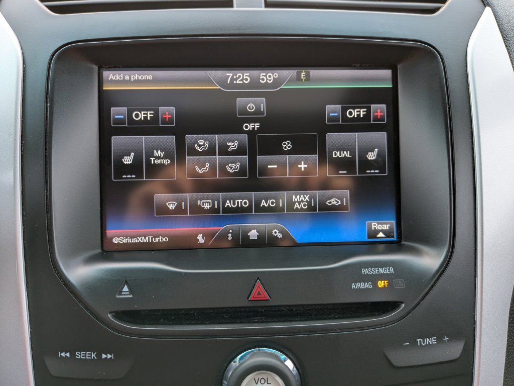 Used 2015 Ford Explorer XLT w/ Equipment Group 202B AWD/4WD image 32