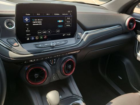 Used 2025 Chevrolet Blazer RS AWD/4WD image 13