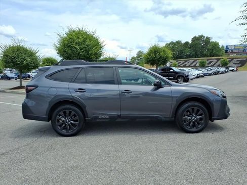 Used 2025 Subaru Outback Onyx Edition AWD/4WD image 3