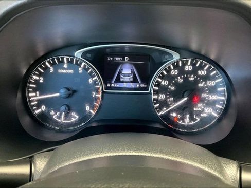 Used 2020 Nissan Pathfinder SL AWD/4WD image 23