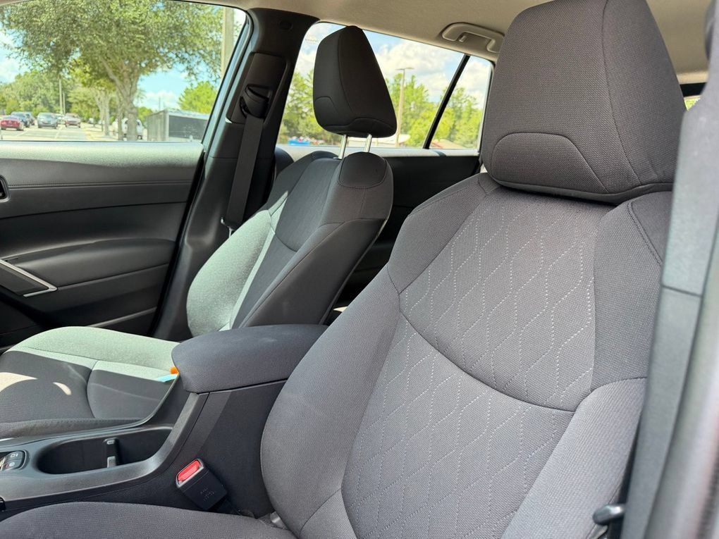 Used 2024 Toyota Corolla Cross LE FWD image 41