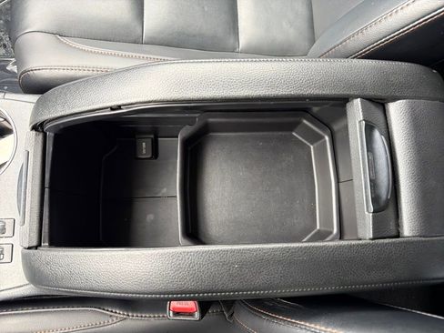 Used 2019 Toyota Highlander XLE image 29