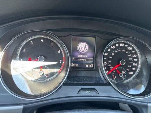 Used 2021 Volkswagen Atlas SE w/ Panoramic Sunroof Package AWD/4WD image 17