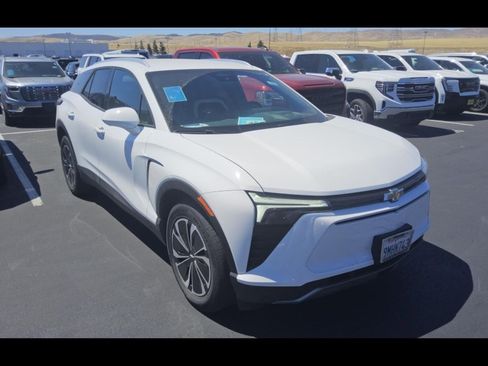 Used 2024 Chevrolet Blazer EV LT AWD/4WD image 9