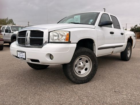 Used 2007 Dodge Dakota SLT AWD/4WD image 1