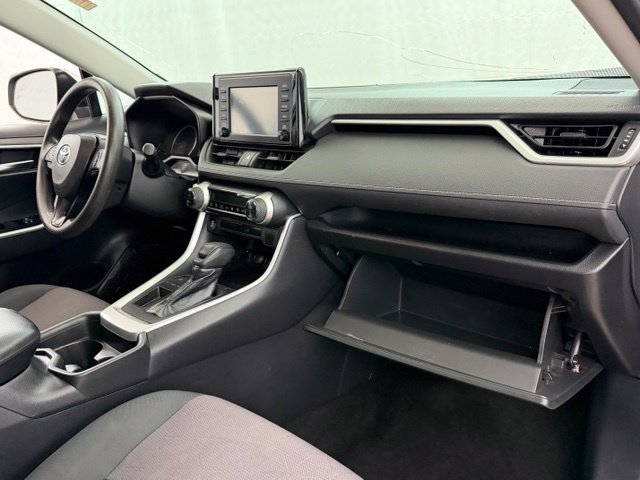 Used 2019 Toyota RAV4 XLE FWD image 11