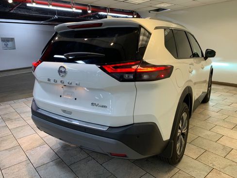Used 2021 Nissan Rogue SV w/ Premium Package AWD/4WD image 7