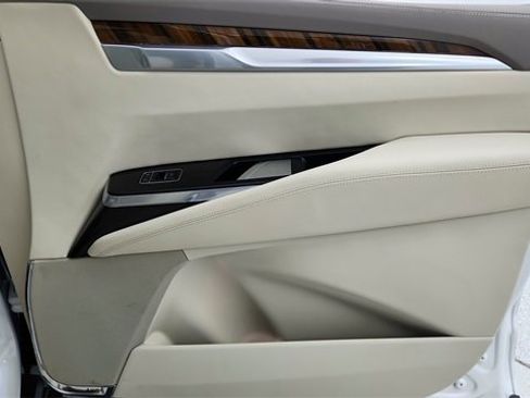 Used 2025 Cadillac Escalade ESV Premium Luxury Platinum image 23