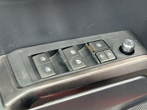 Certified 2018 Toyota Tacoma TRD Sport RWD image 15