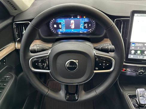 Used 2025 Volvo XC90 B5 Core w/ Protection Package AWD/4WD image 28