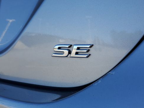 Used 2019 Toyota Camry SE image 7