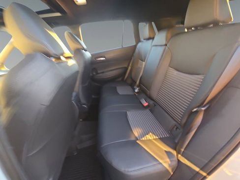 Used 2024 Toyota Corolla Cross XSE image 17