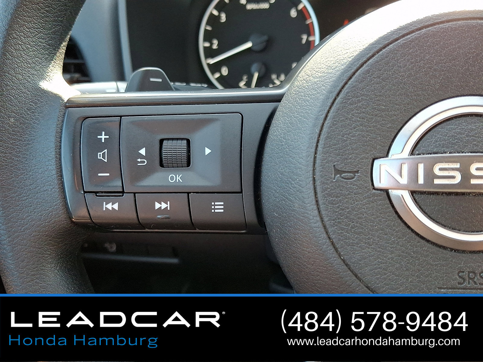 Used 2024 Nissan Rogue S AWD/4WD image 21