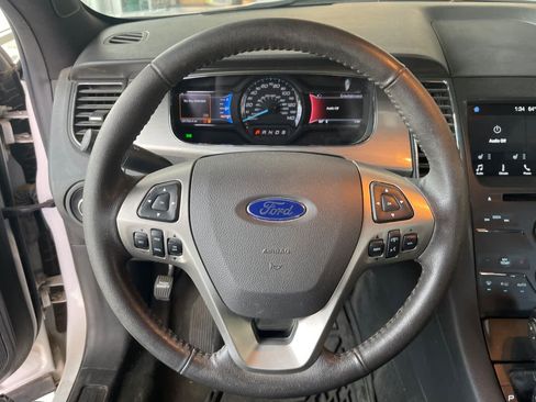 Used 2017 Ford Taurus SEL w/ Equipment Group 201A FWD image 12