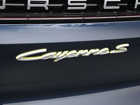 Certified 2025 Porsche Cayenne S AWD/4WD image 9