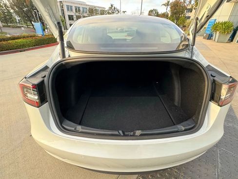 Used 2023 Tesla Model 3 Standard Range image 30