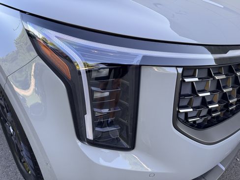 New 2027 Kia Carnival SX FWD image 16