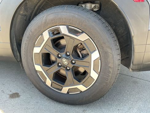 Used 2025 Hyundai Santa Fe SEL image 8