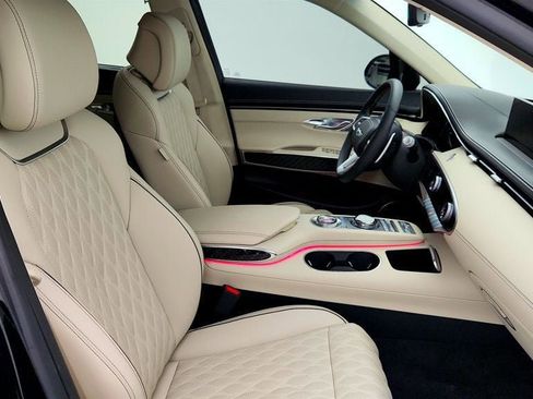 Used 2025 Genesis GV70 3.5T Sport w/ Sport Prestige Package AWD/4WD image 26