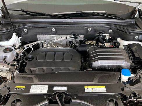 Used 2025 Volkswagen Atlas SE image 12