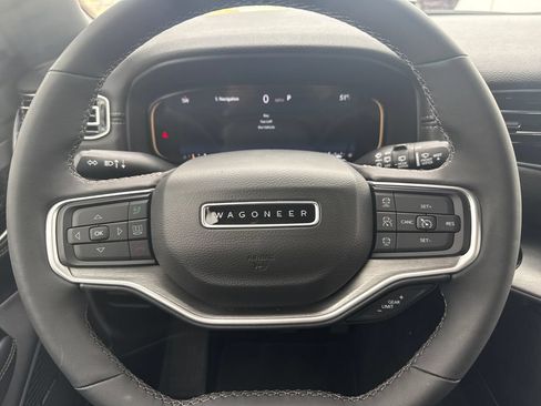 Used 2025 Jeep Wagoneer 4WD image 15
