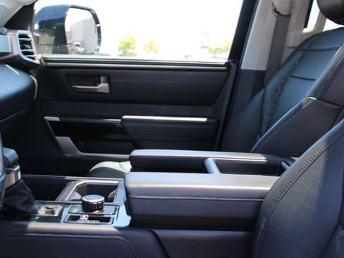 Used 2022 Toyota Tundra Limited AWD/4WD image 34