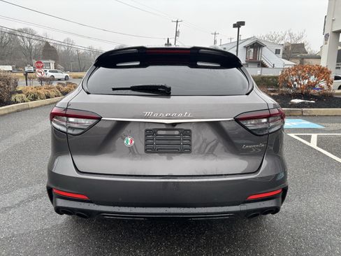 Used 2022 Maserati Levante GT AWD/4WD image 4