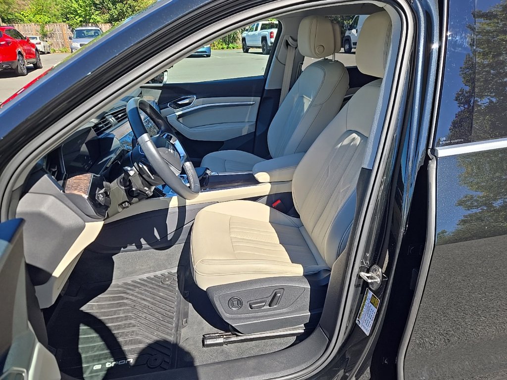 Used 2024 Audi Q8 e-tron Premium Plus w/ Premium Plus Package AWD/4WD image 16