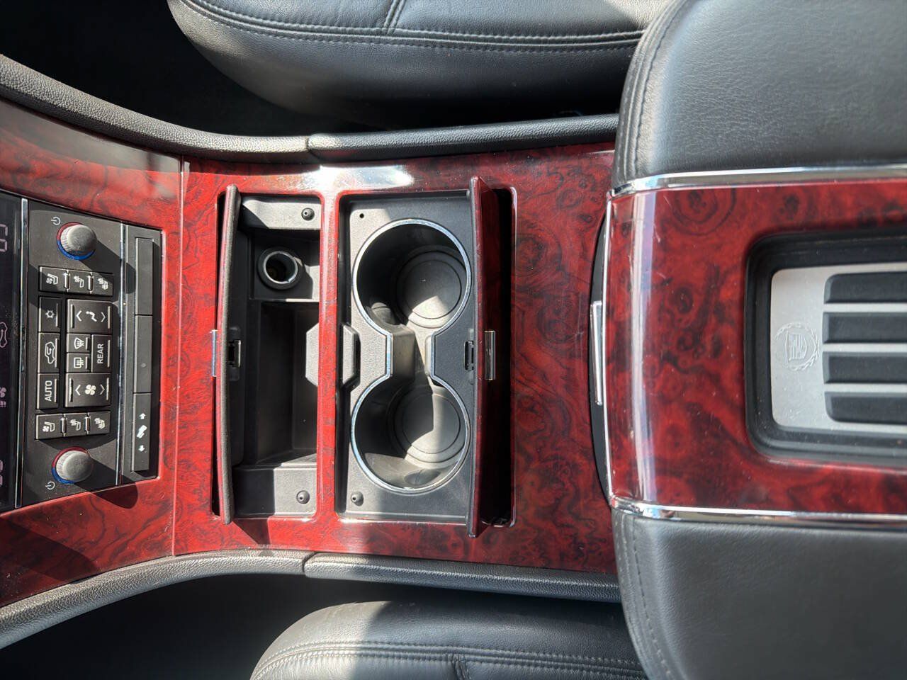 Used 2013 Cadillac Escalade Luxury AWD/4WD image 31