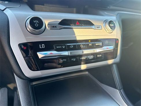 Used 2021 Ford Explorer XLT image 21