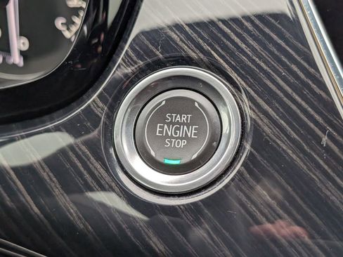 Used 2023 Cadillac XT6 Premium Luxury w/ Technology Package image 16