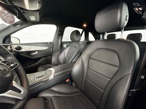 Used 2022 Mercedes-Benz GLC 300 image 3