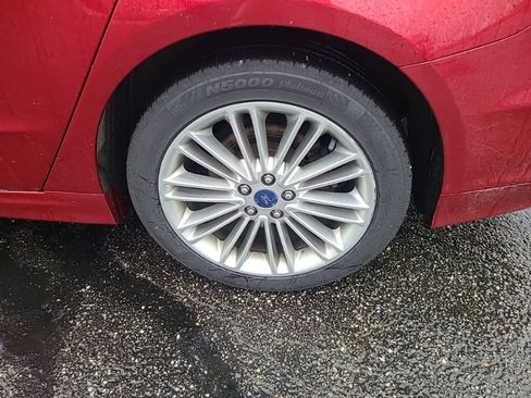 Used 2015 Ford Fusion SE w/ Equipment Group 202A FWD image 9