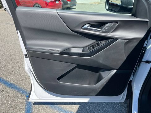 Used 2025 Chevrolet Equinox LT FWD image 15