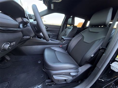 New 2026 Jeep Compass Latitude image 19