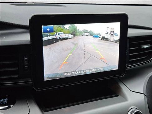 Certified 2024 Ford Explorer XLT RWD image 14