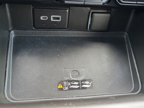 Used 2022 Chevrolet Tahoe Z71 w/ Luxury Package image 25