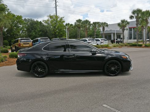 Used 2022 Toyota Camry XSE FWD image 2